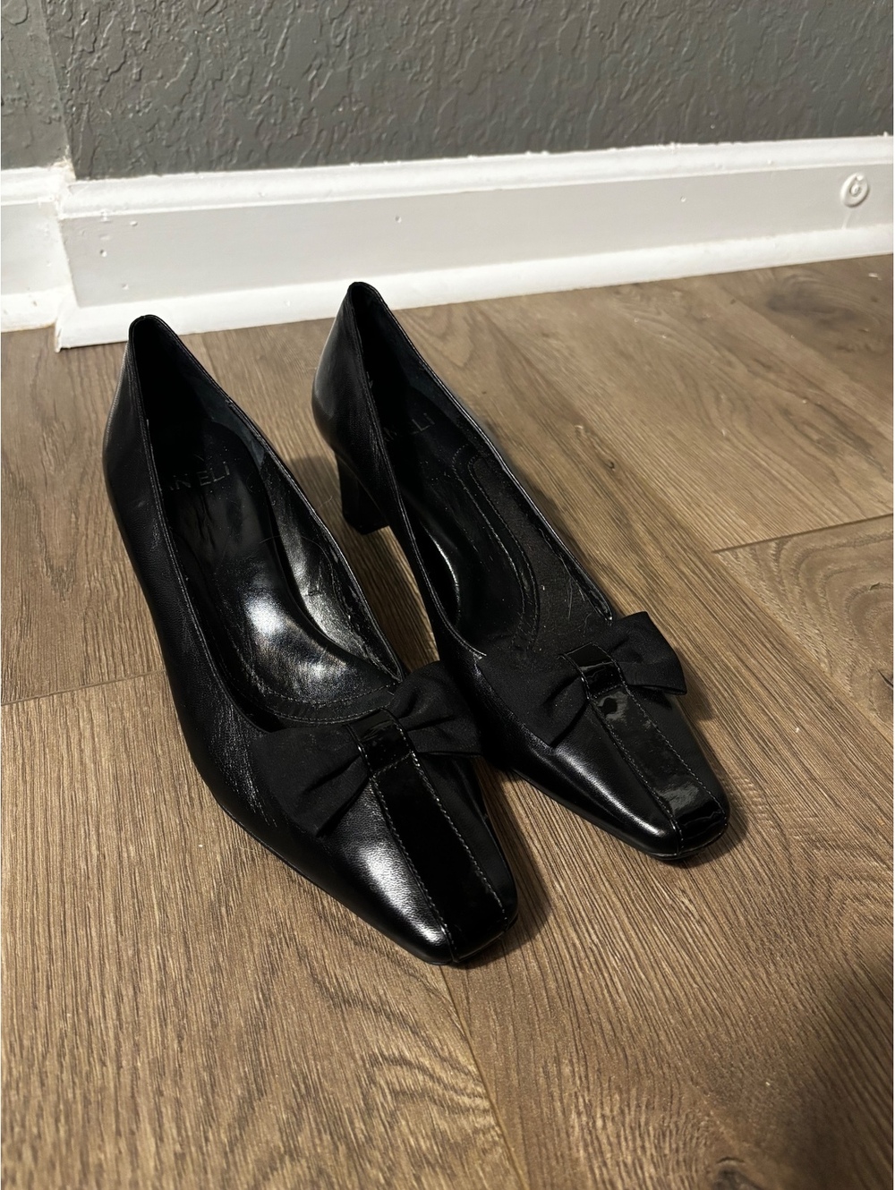 Black Vaneli Heel With Bow Accent